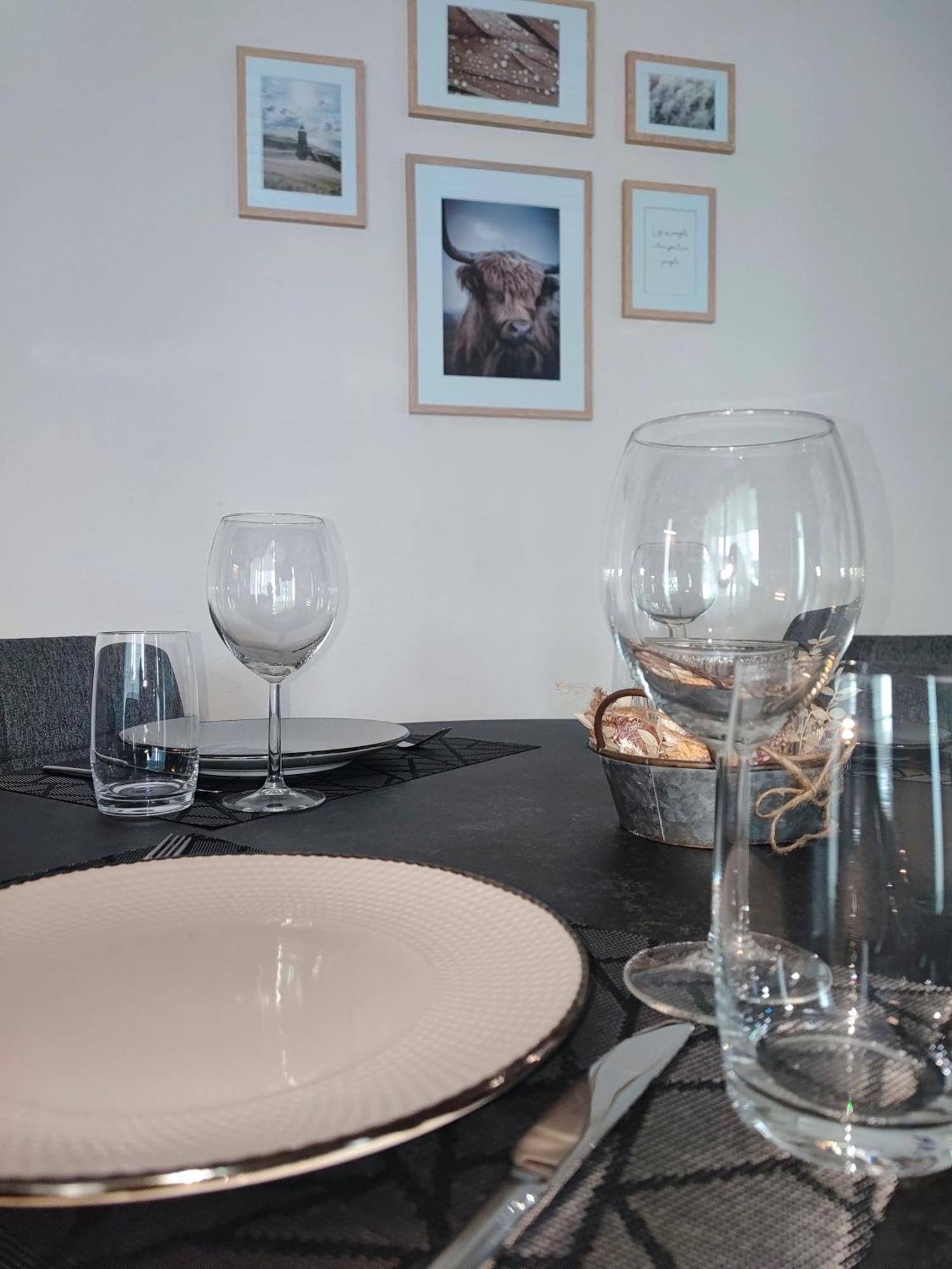 Kleine Auszeit - 2-Zimmer Ferienwohnung Spiez Exterior foto